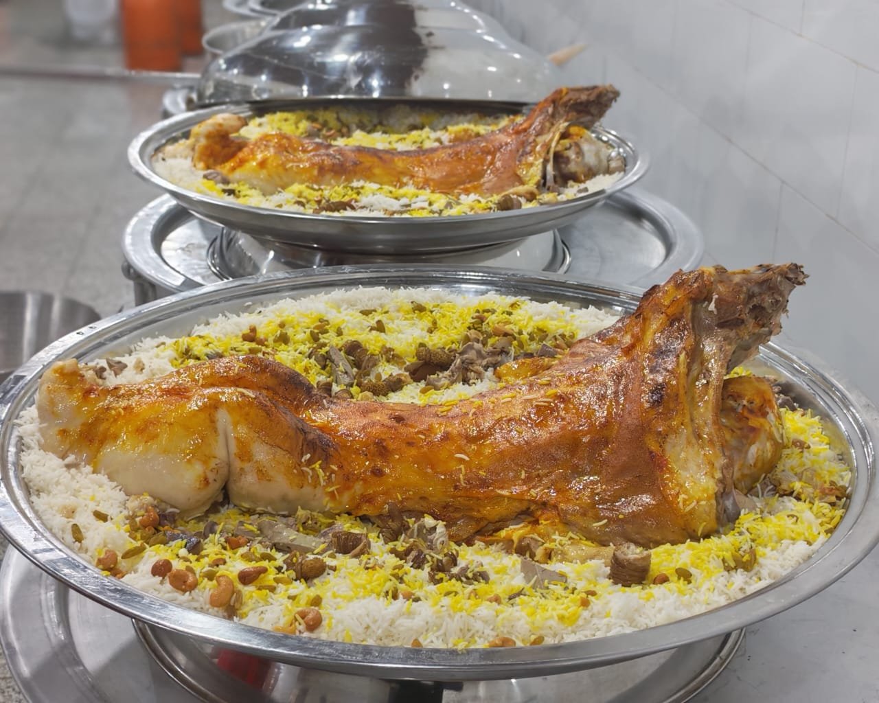 مطعم عزائم في جدة - تجهيز وليمة كابلي لحم سواكني طبخ عربي ومديني